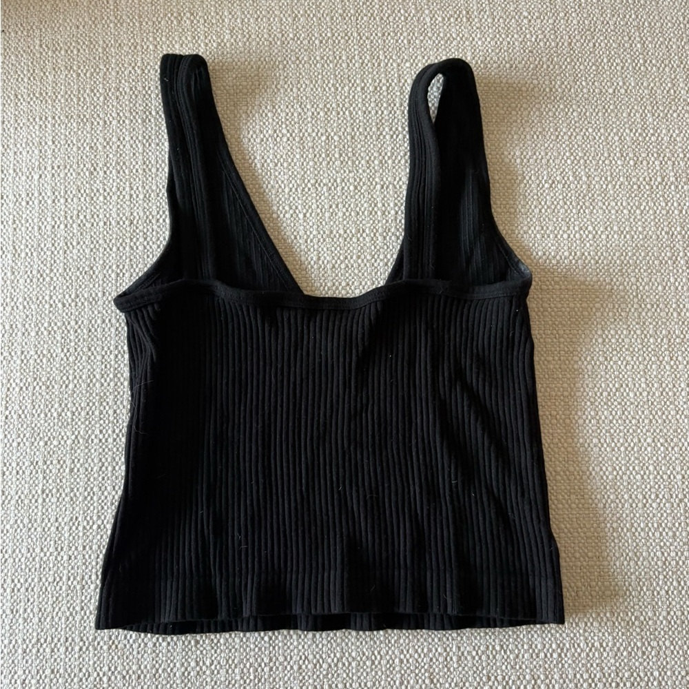 Black Cropped Ribbed TankTop - Picture 2 of 3